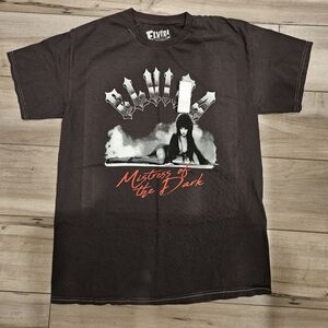 Elvira: Mistress of Darkness T-Shirt